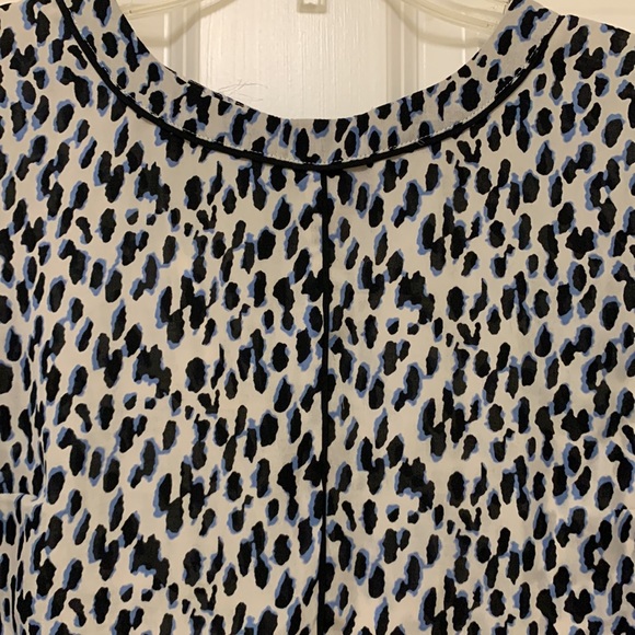 Banana Republic Animal Print Short Sleeve Ruffle Shirt. Size M. - Picture 2 of 15